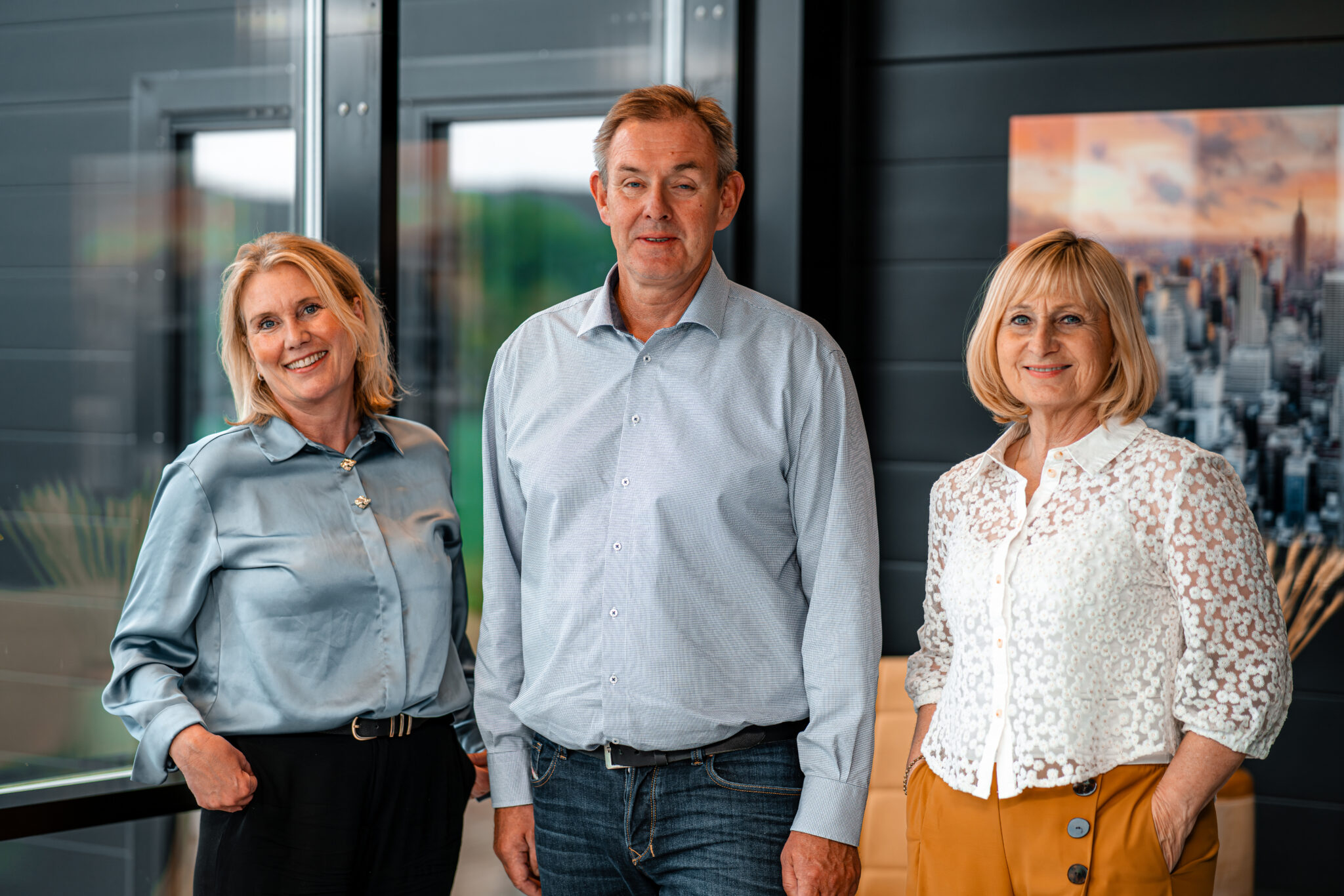 Oppstilt bilde av Hege, Dag og Kjersti hos Wera AS